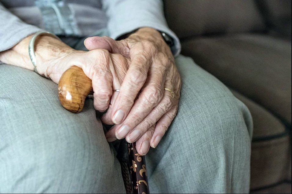 La Fiscalía estrecha la custodia de las personas de la tercera edad ingresadas en centros residenciales