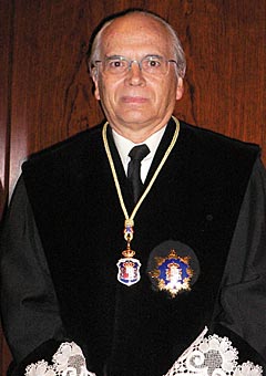 Excmo. Sr. D. Carlos Granados Pérez