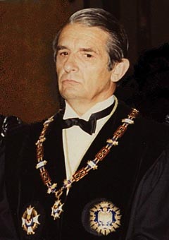 Excmo. Sr. D. José M. Gil-Albert Velarde